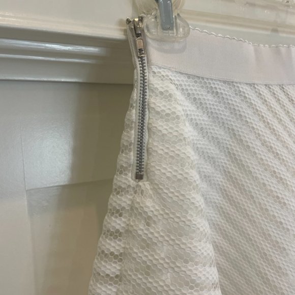 NWT Stunning Tea Length White Skirt - Picture 4 of 4